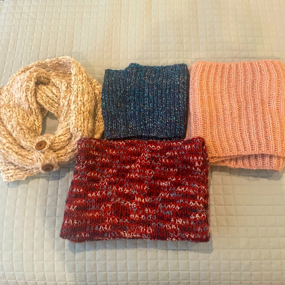 4 knitted infinity scarves